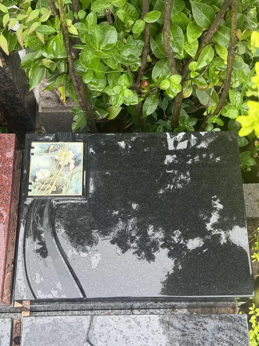福宝苑花坛葬 合欢双穴